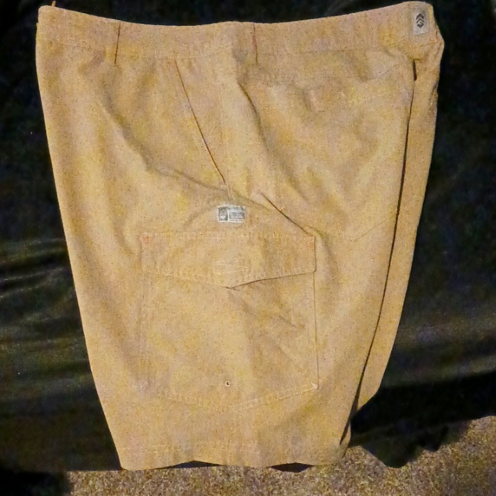 NWOT MENS size 38 cargo shorts